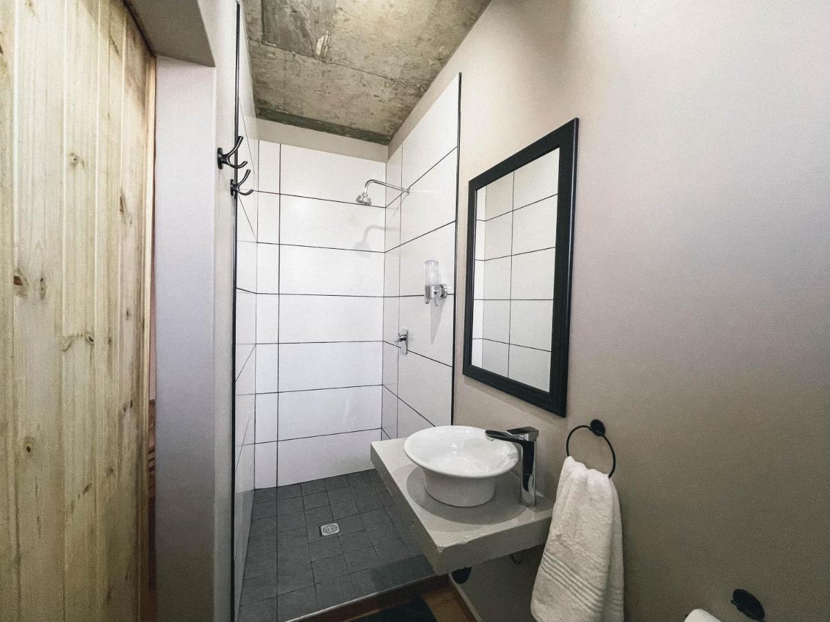 Le Bezz Guesthouse Баллито Экстерьер фото