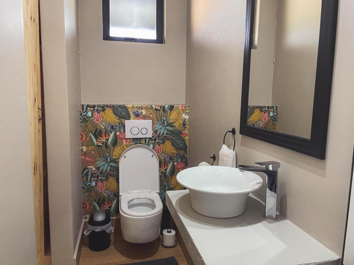 Le Bezz Guesthouse Баллито Экстерьер фото